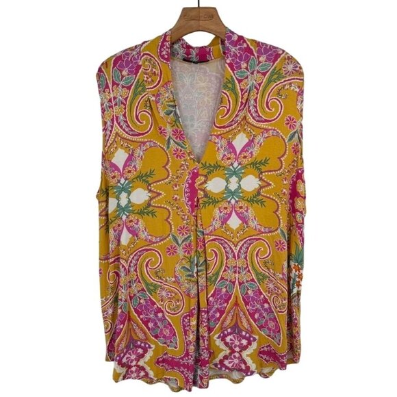 Cable and Gauge Womens top size 1X v Neck Floral Paisley Blouse Yellow knit - Picture 1 of 11